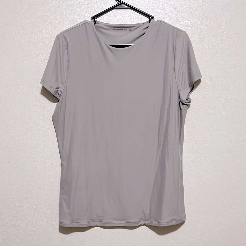 Women’s Abercrombie & Fitch Seamless Tee, Size XL